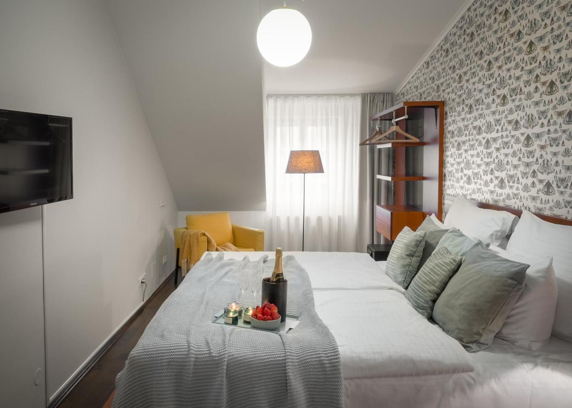 Apartment 4 Elements *